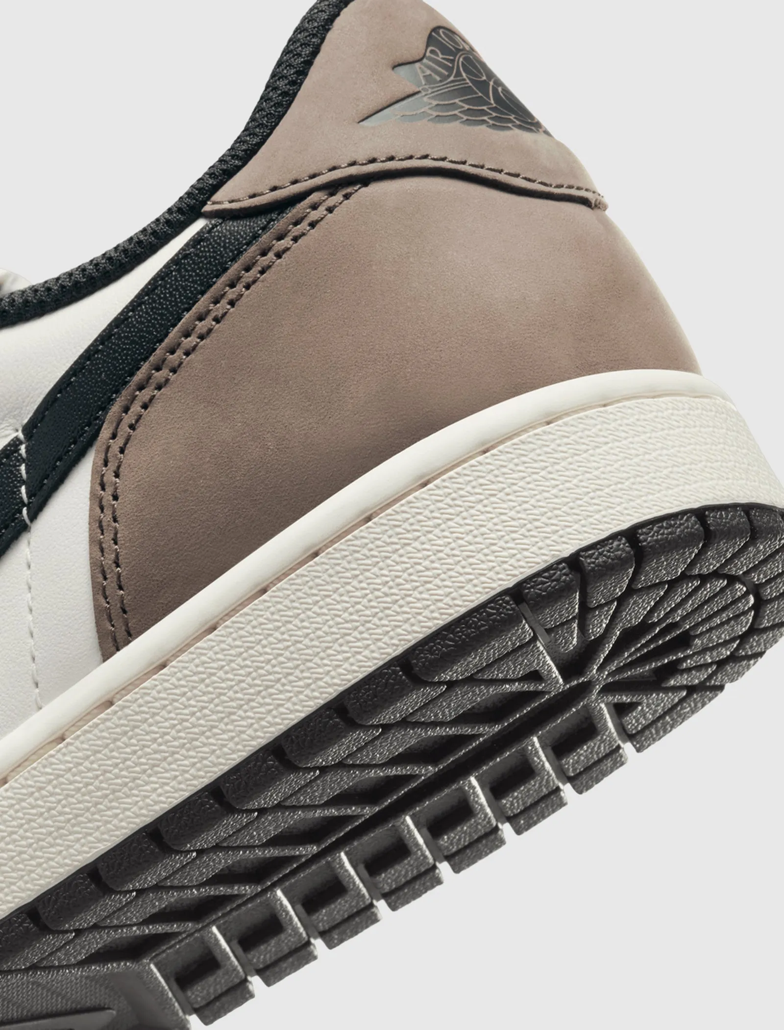 AIR JORDAN 1 LOW OG "DARK MOCHA"