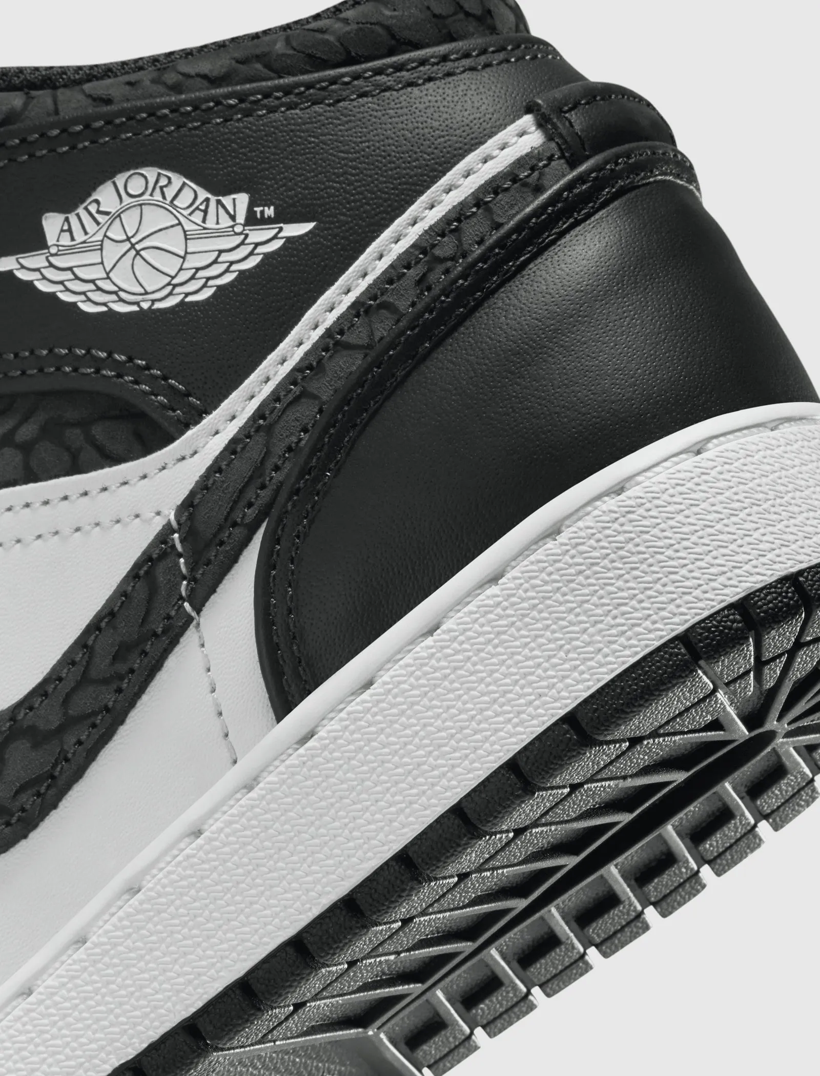 AIR JORDAN 1 MID SE "BLACK ELEPHANT"