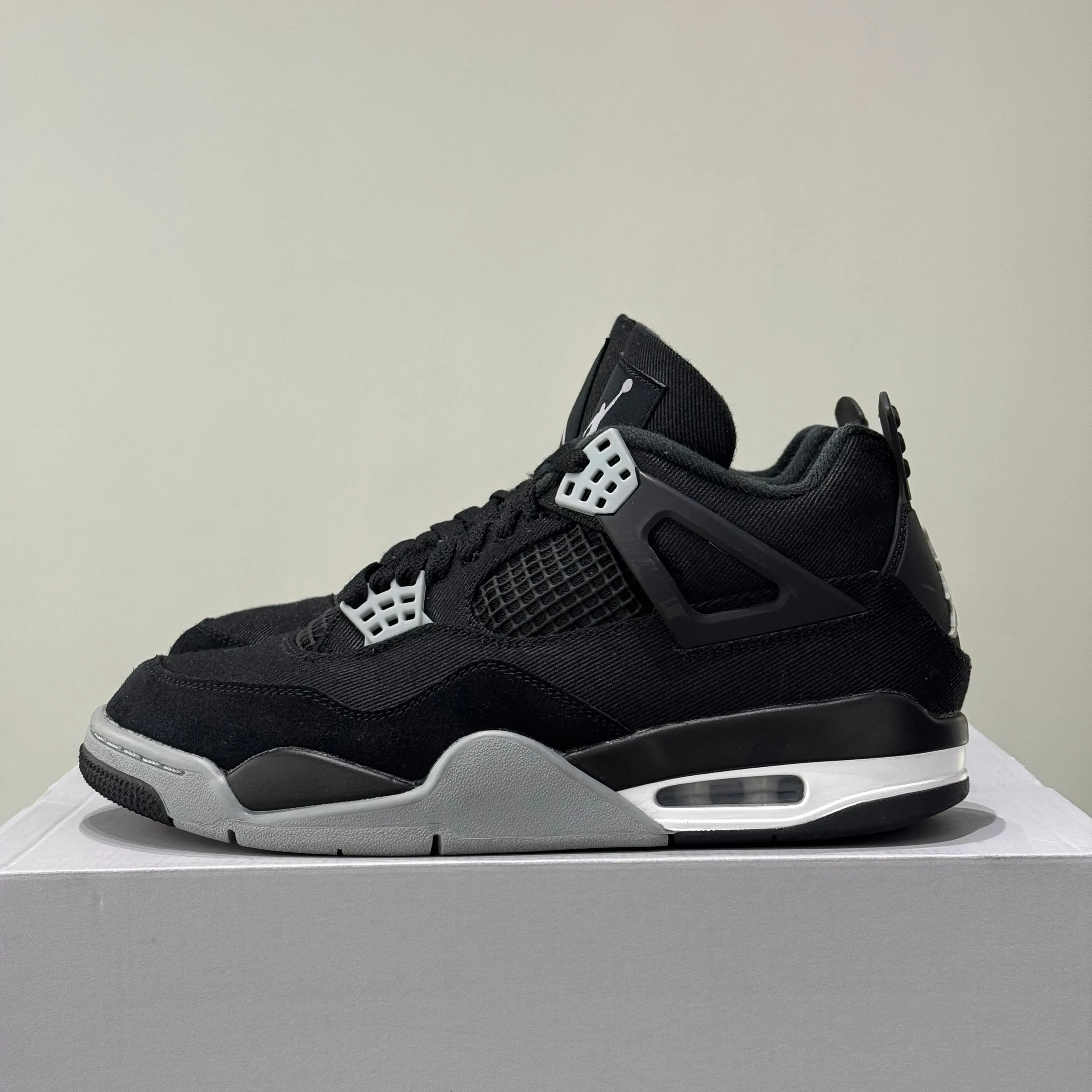 Air Jordan 4 Black Canvas (42) - Usado