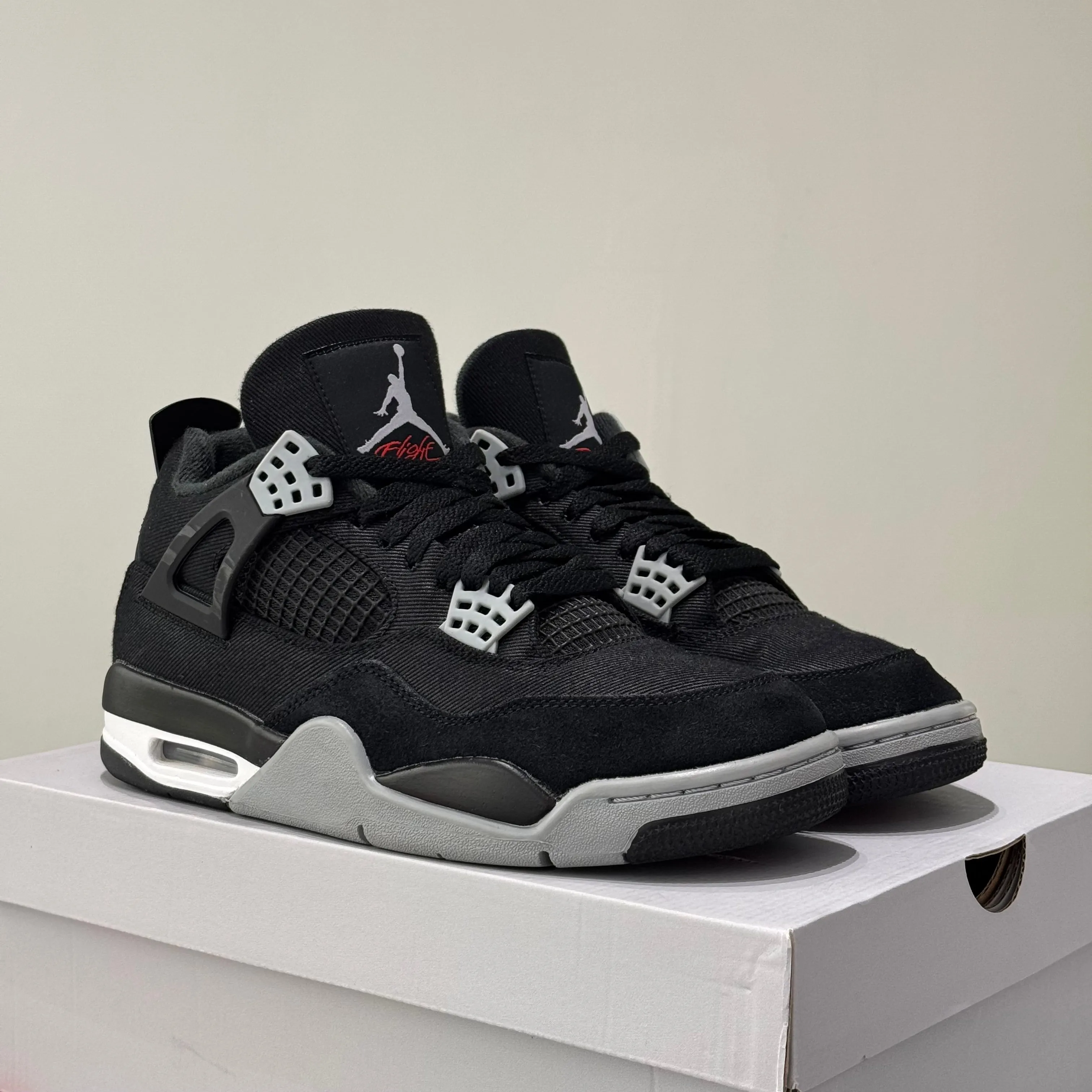 Air Jordan 4 Black Canvas (42) - Usado