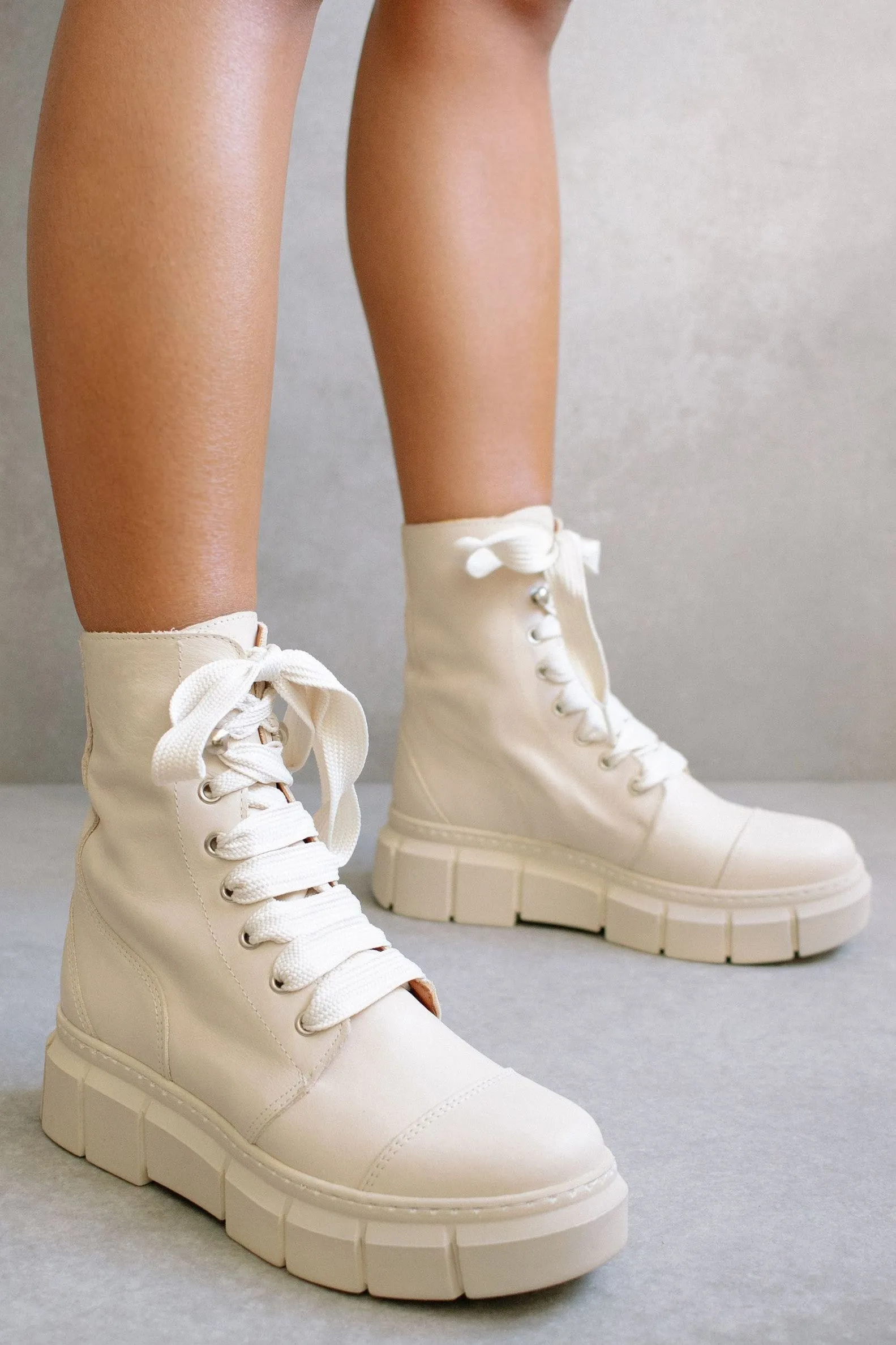 Can Can Boot Beige