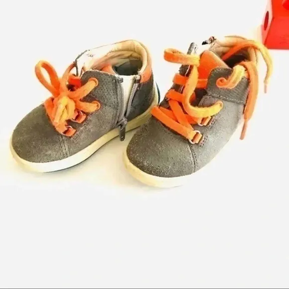 Clarks toddlers shoes/size 4.5/EUC