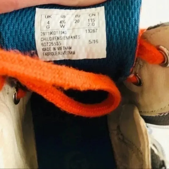 Clarks toddlers shoes/size 4.5/EUC