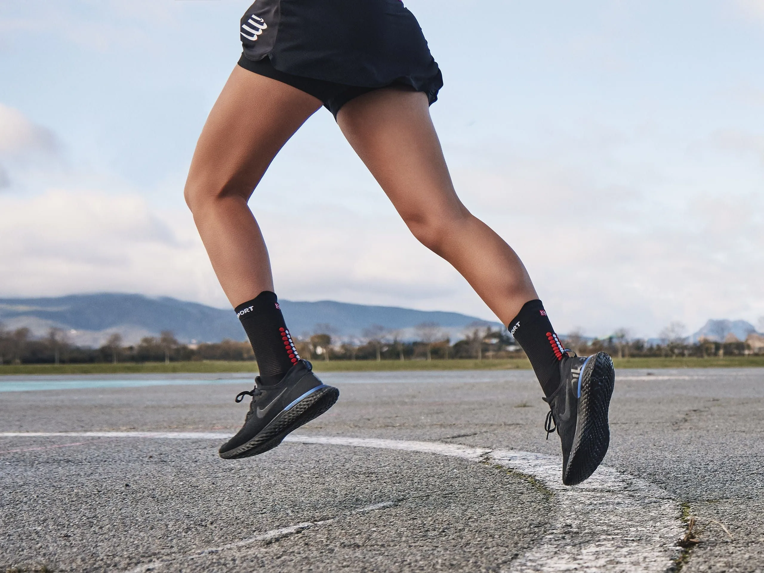 Compressport Unisex's Pro Racing Socks v4.0 Run High - Black/Red