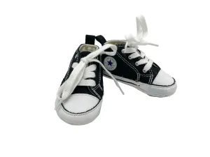 Converse soft sole crib shoes - 2(3-6m)