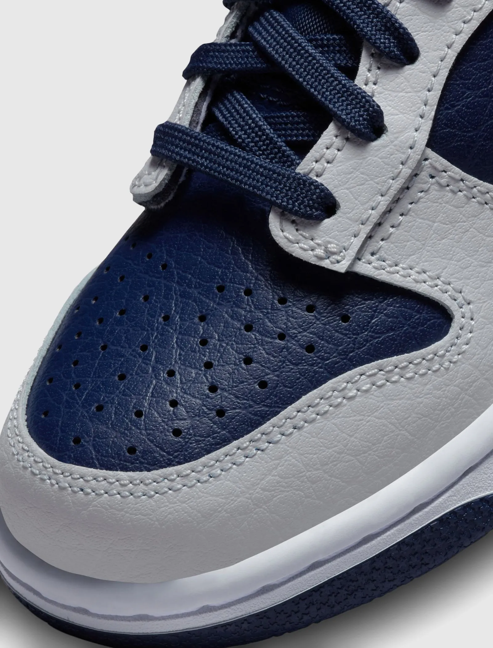DUNK LOW "PHOTON DUST/WHITE/MIDNIGHT NAVY" GS