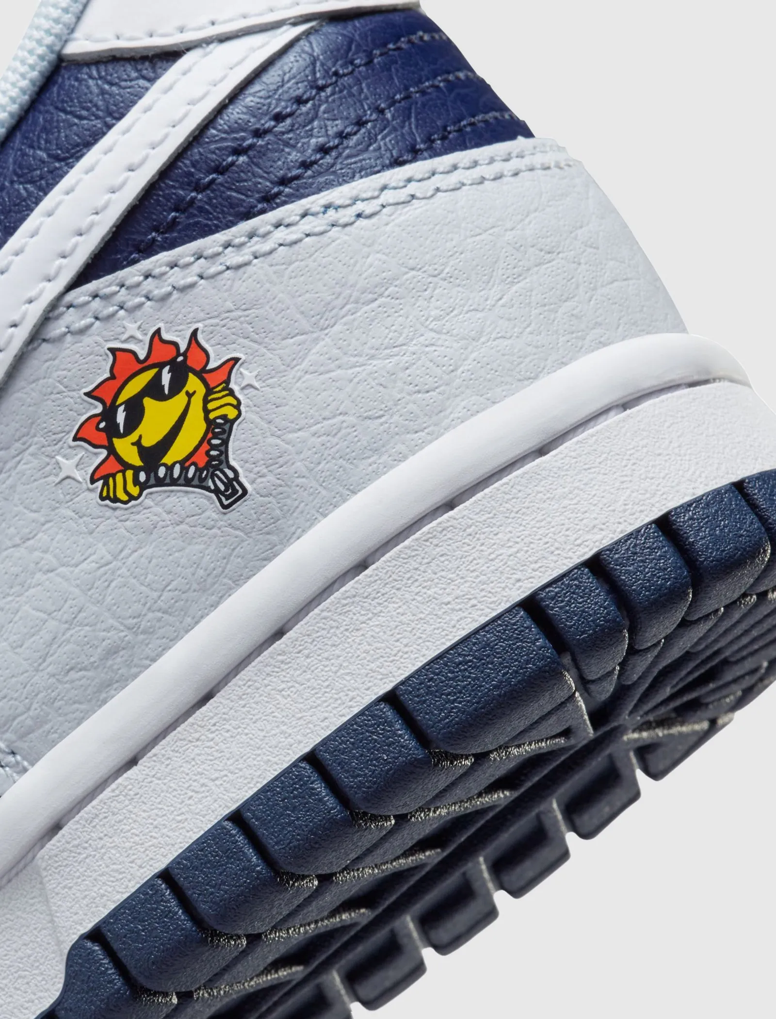 DUNK LOW "PHOTON DUST/WHITE/MIDNIGHT NAVY" GS