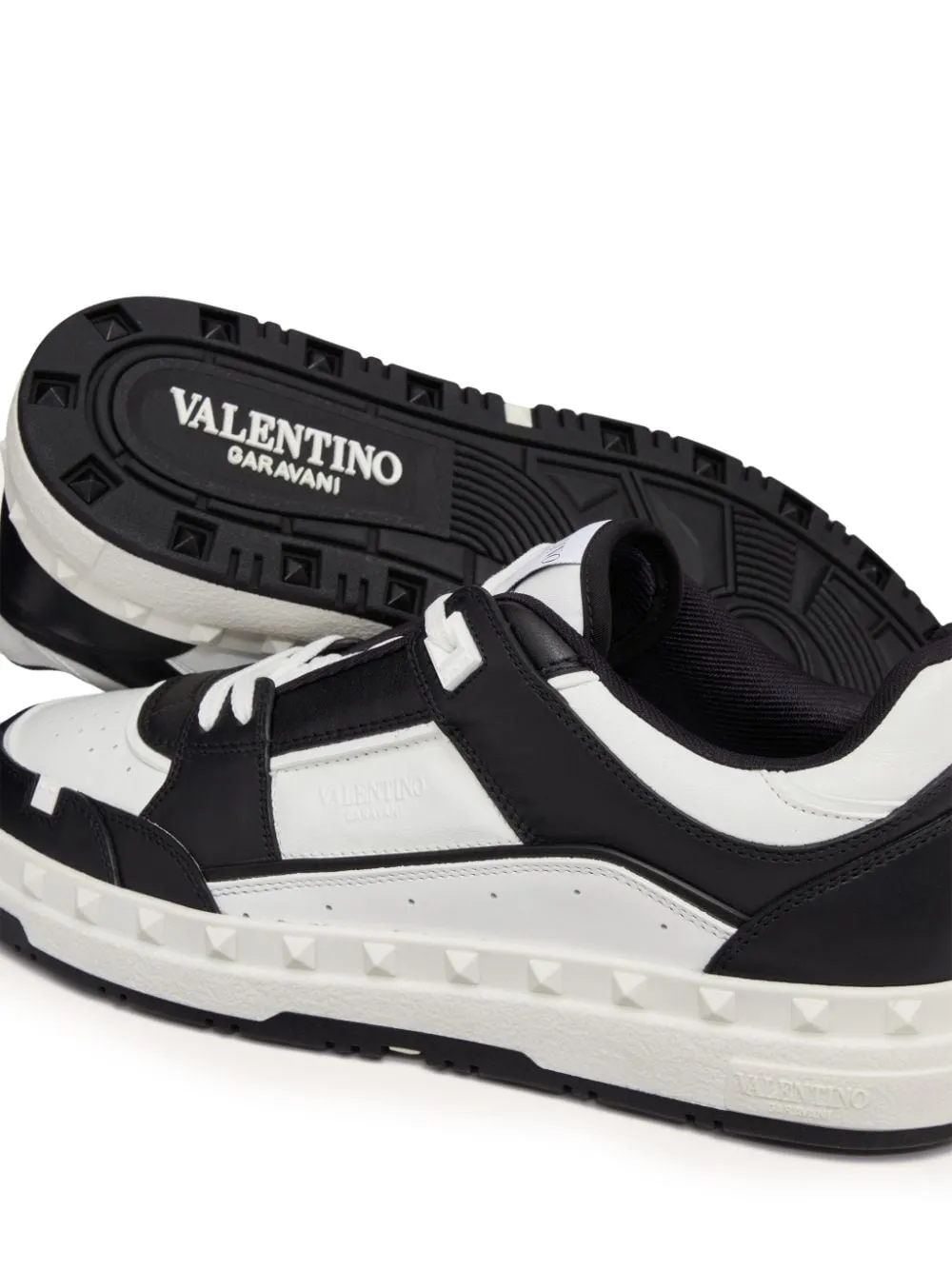 Freedots leather sneakers