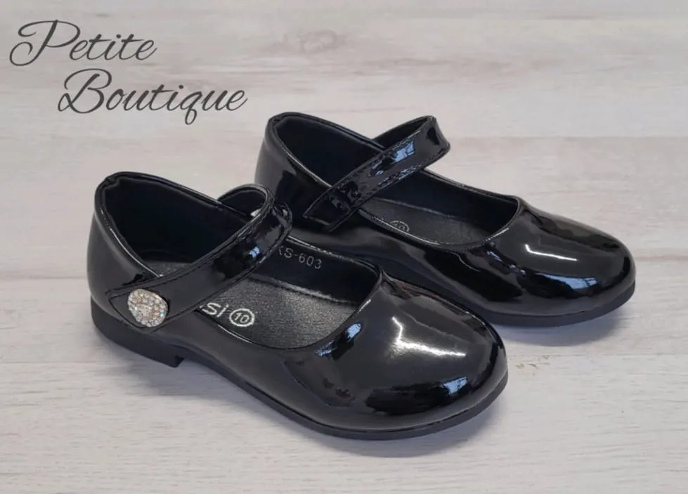 Girls black patent shoes
