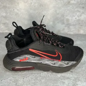 Juniors Nike Air Max 2090 GS - DJ4623 001 - Black University Red White 5Y