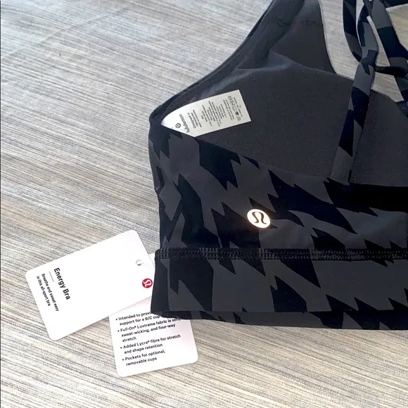 Lululemon Energy Bra in Voltage Graphite Gry/Blk