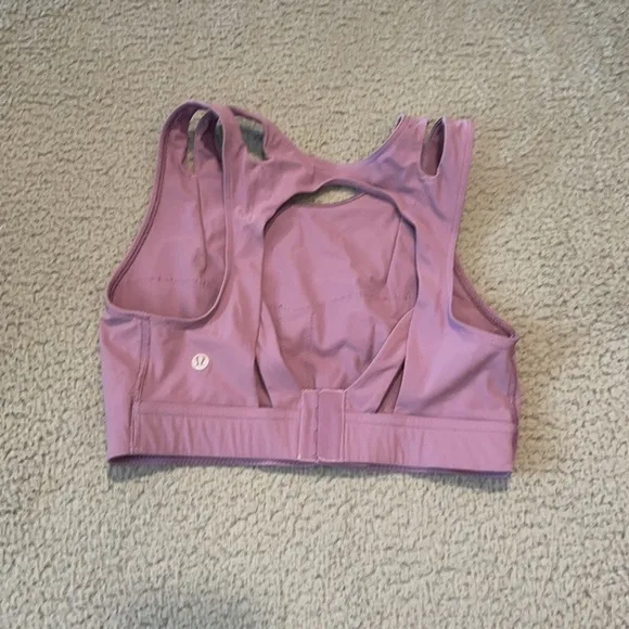 Lululemon Strong Front Bra *Medium Support, B/C Cups White size 8