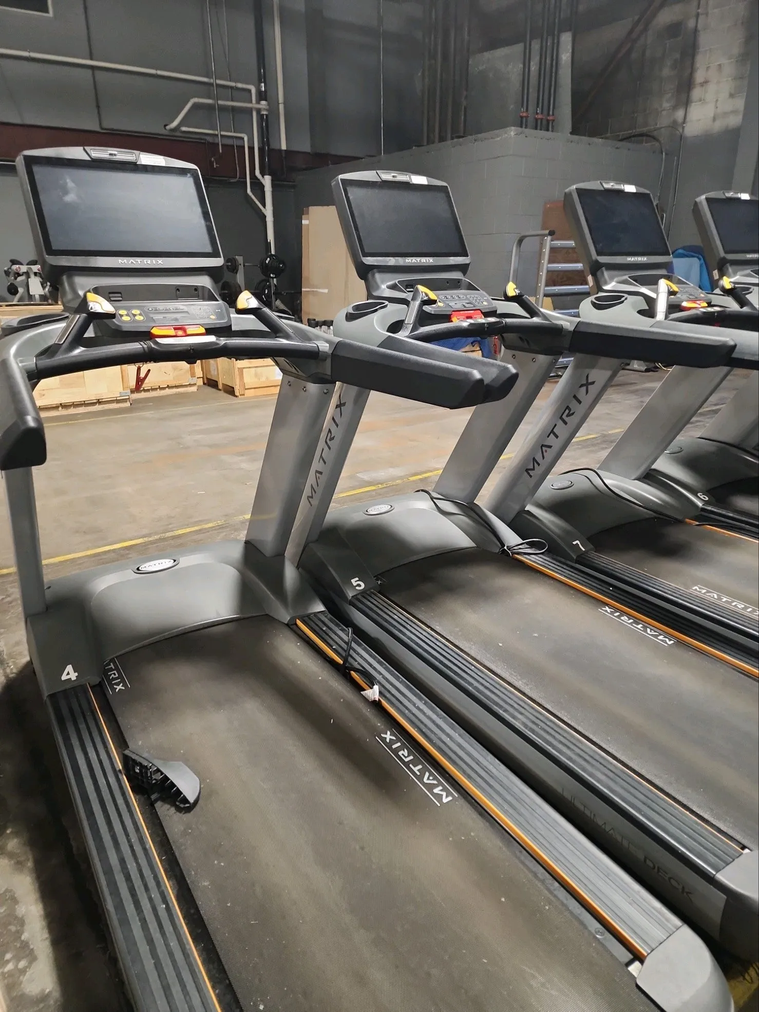 Matrix T7Xi Treadmill w/Integrated 19" Touchscreen Display