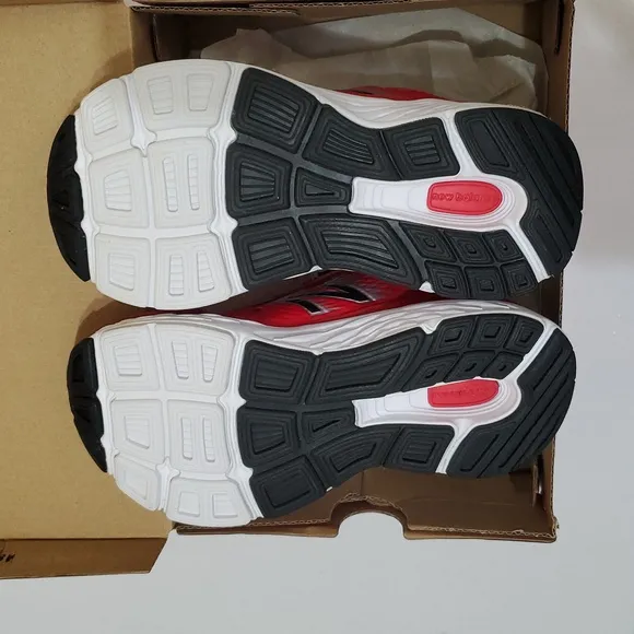 NIB 12.5 X-Wide Little Boys, 680 V6 Lace Up Running Shoe, New Balance