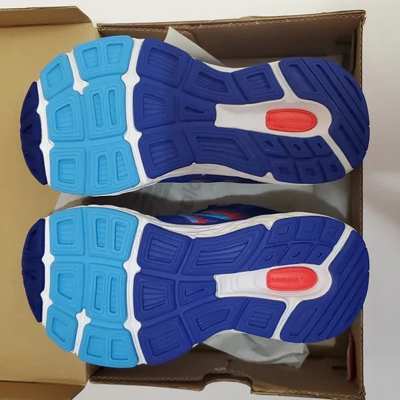 NIB 12.5 X-Wide Little Boys, 680 V6 Lace Up Running Shoe, New Balance