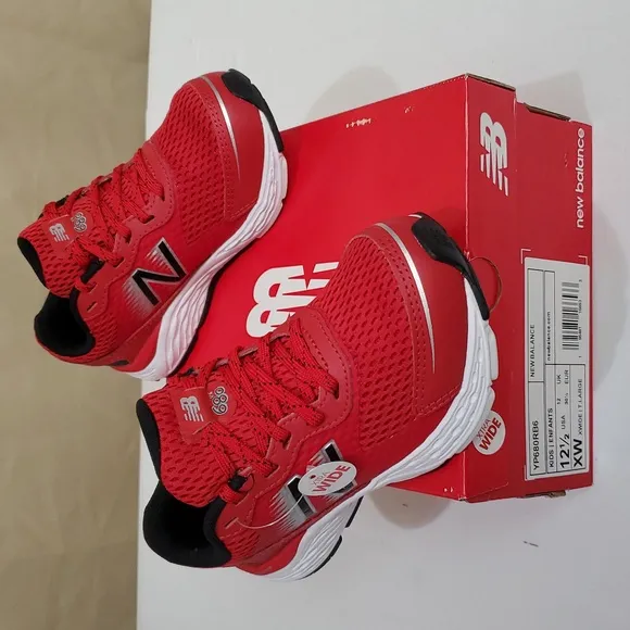 NIB 12.5 X-Wide Little Boys, 680 V6 Lace Up Running Shoe, New Balance