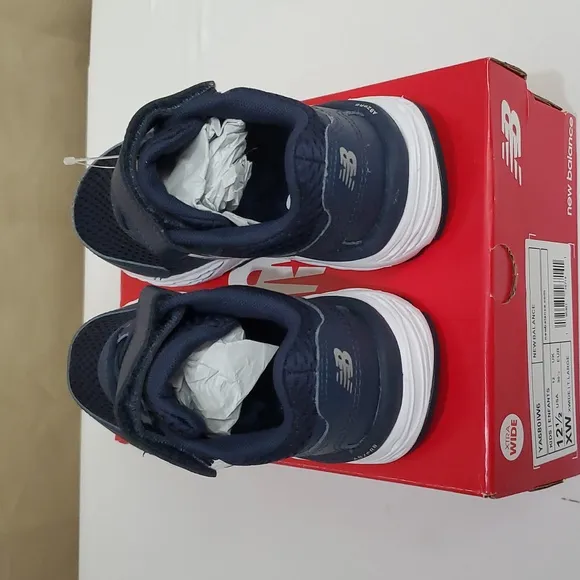 NIB 12.5 X-Wide Little Boys, 680 V6 Velcro Hook &amp; Loop Running Shoe, New Balance