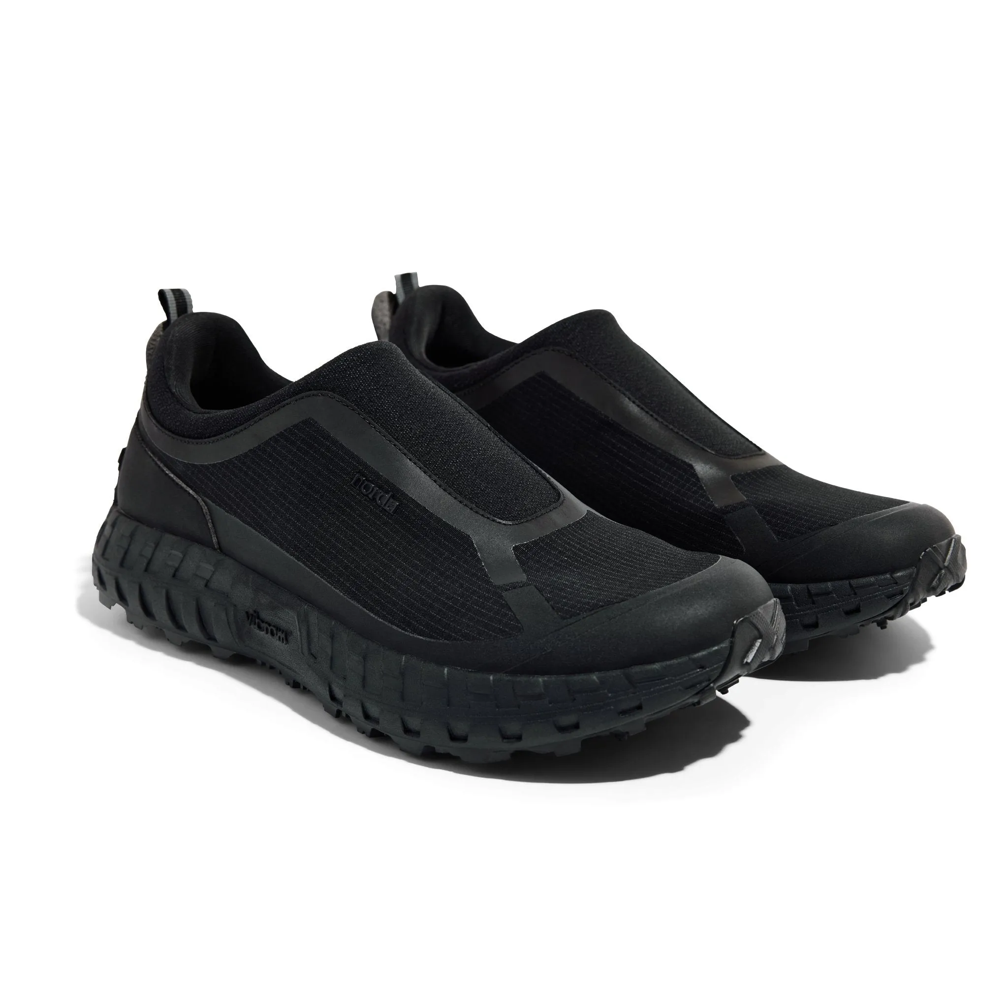 Norda 003 Pitch Black