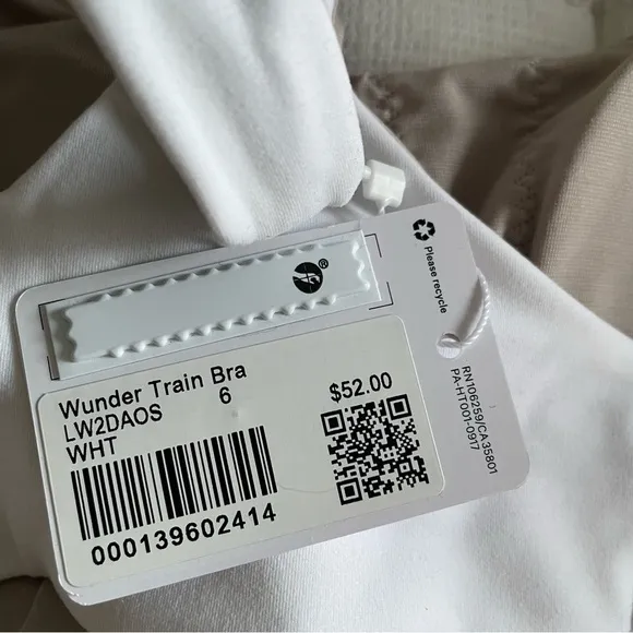 NWT Lululemon Wunder Train Bra Medium Support, C/D Cup, Size 6 White