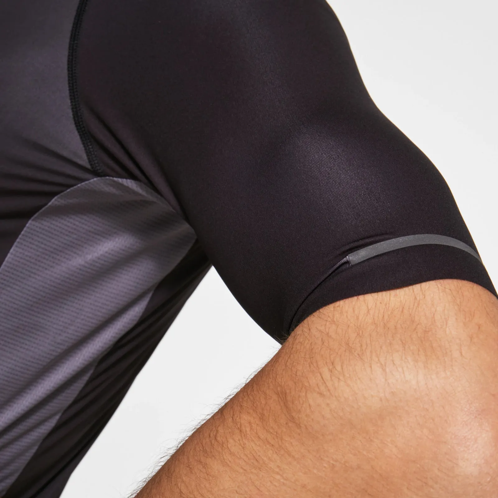 Oakley Icon Jersey 2.0 - Blackout ( FOA400596-02E )