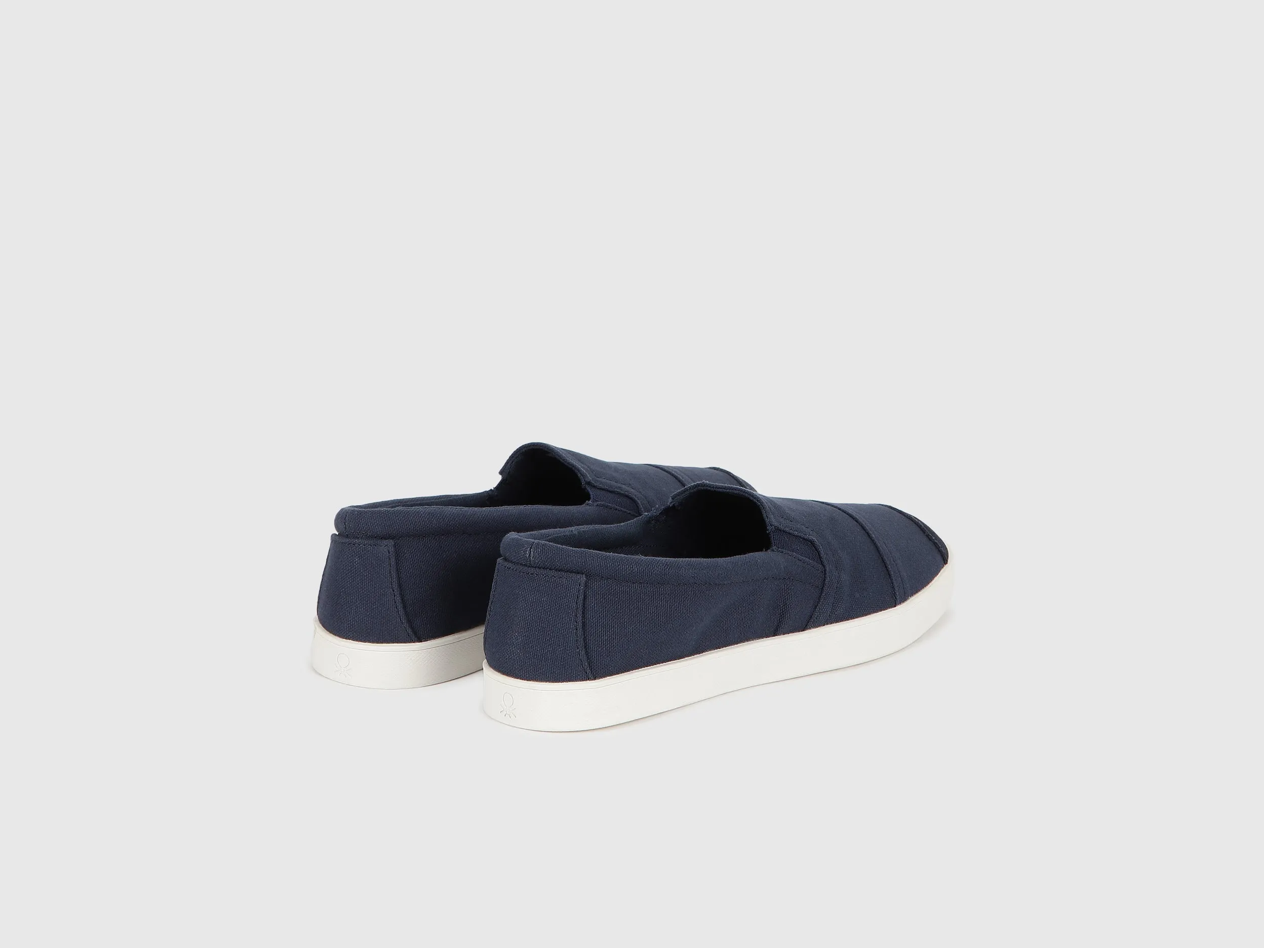 Textured Pattern Slip-On Casual Sneakers