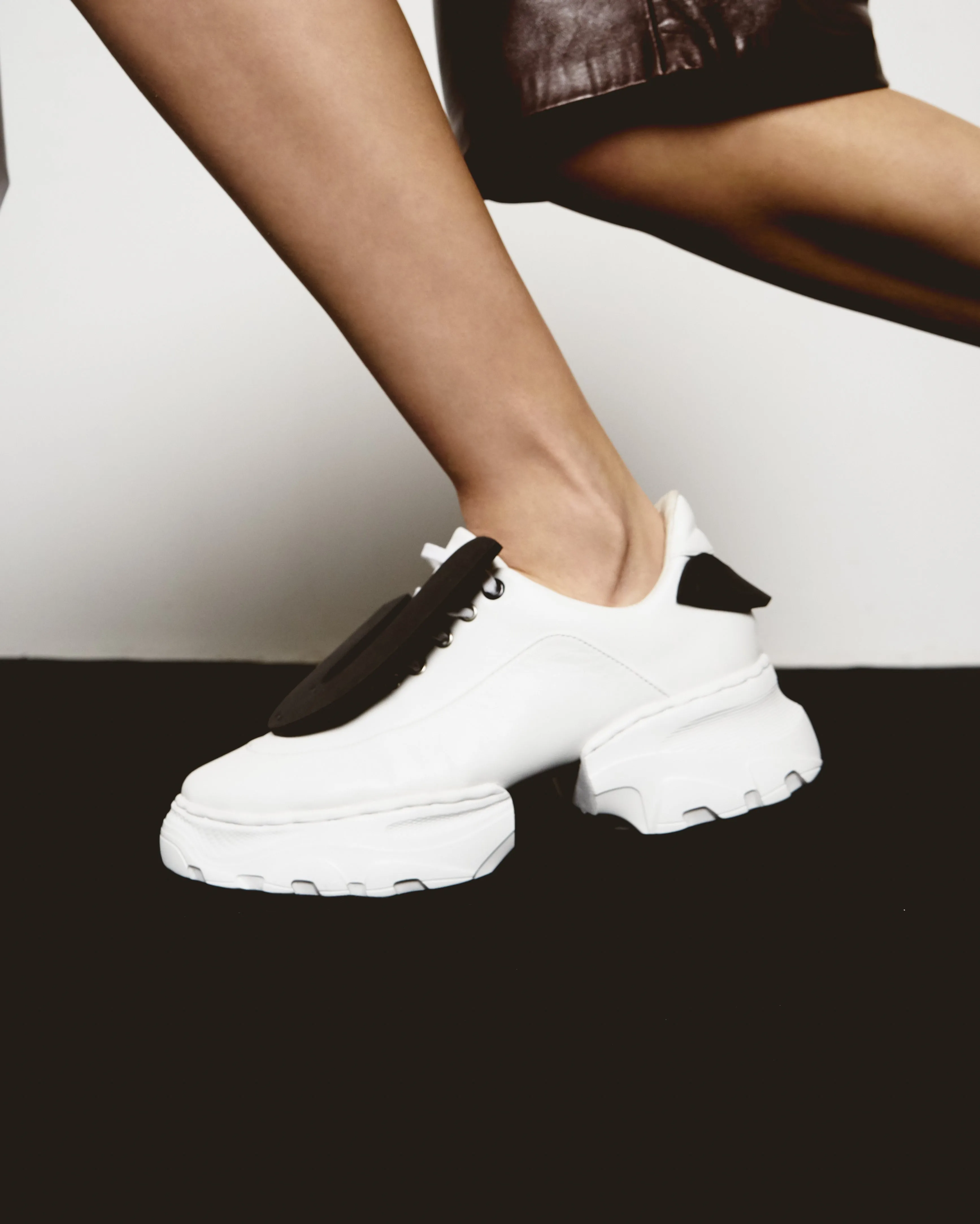 U Disc Sneakers