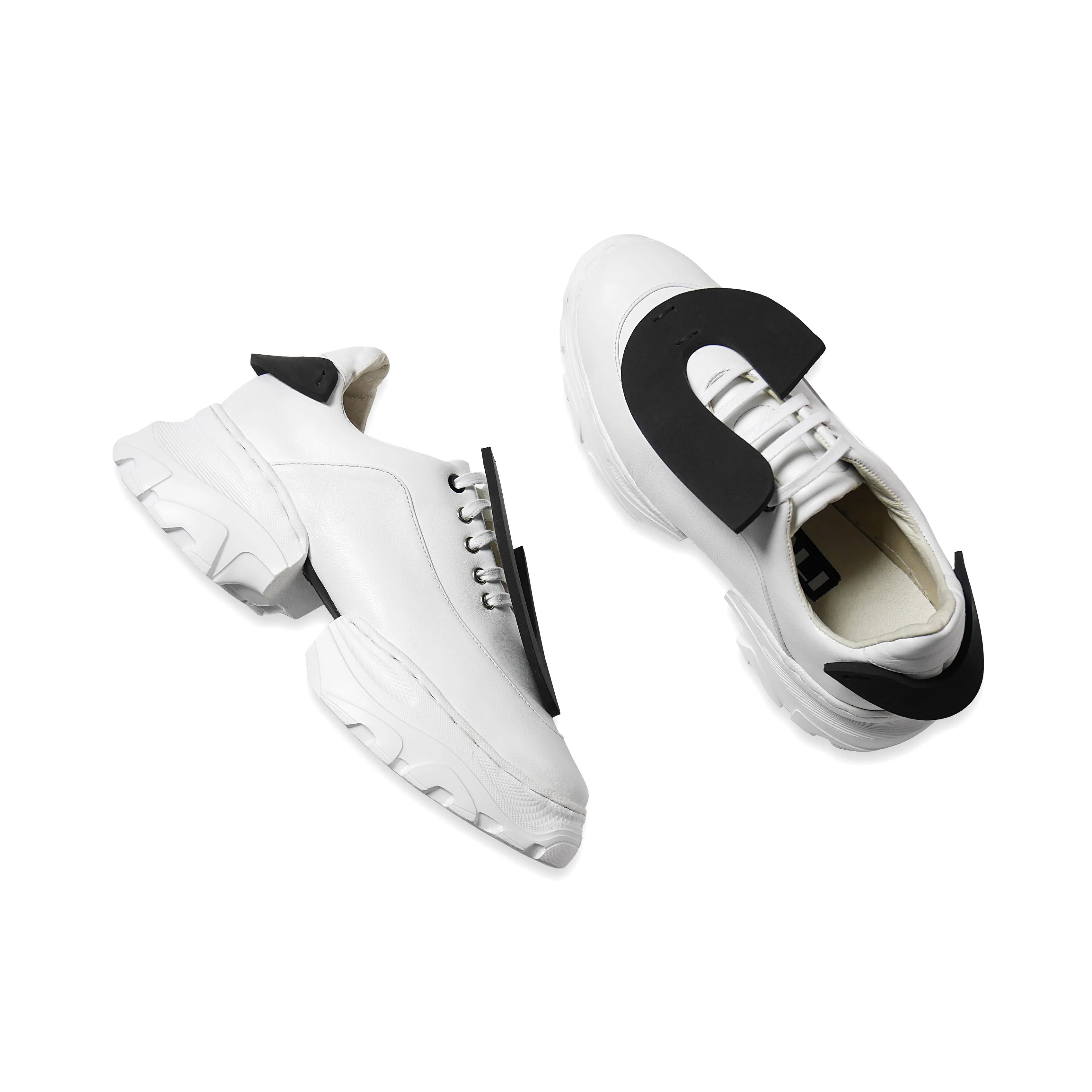 U Disc Sneakers