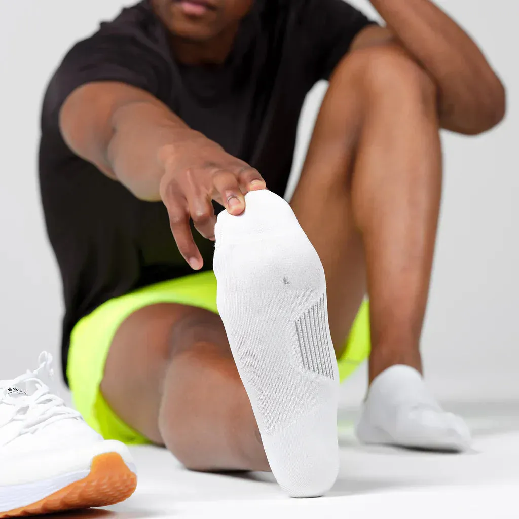 UNISEX FEETURES ELITE ULTRA LIGHT CUSHION INVISIBLE SOCKS | WHITE