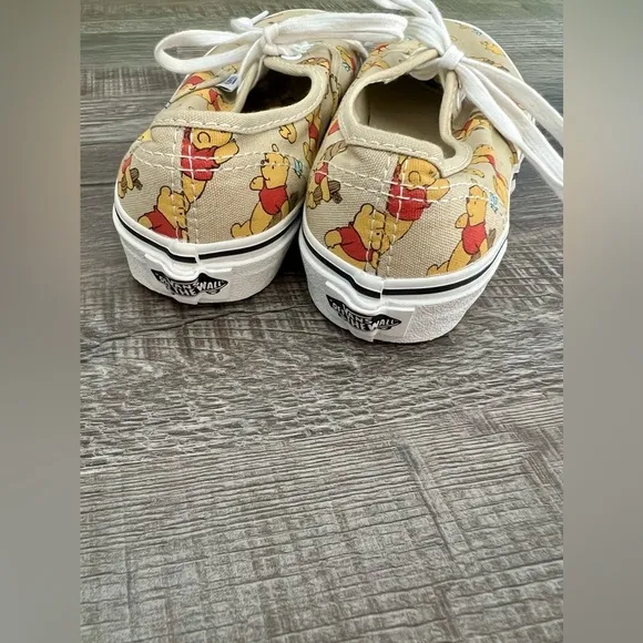 VANS x DISNEY Winnie The Pooh Lace Up Shoes Sneakers 3 Youth