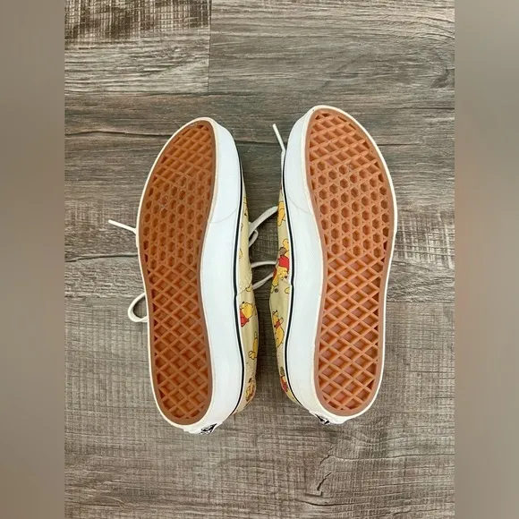 VANS x DISNEY Winnie The Pooh Lace Up Shoes Sneakers 3 Youth