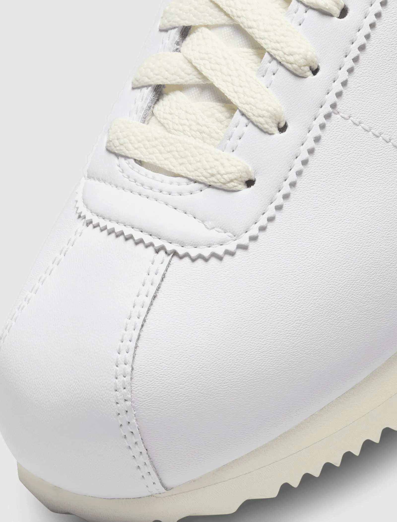 WOMENS CORTEZ "WHITE/BLACK"