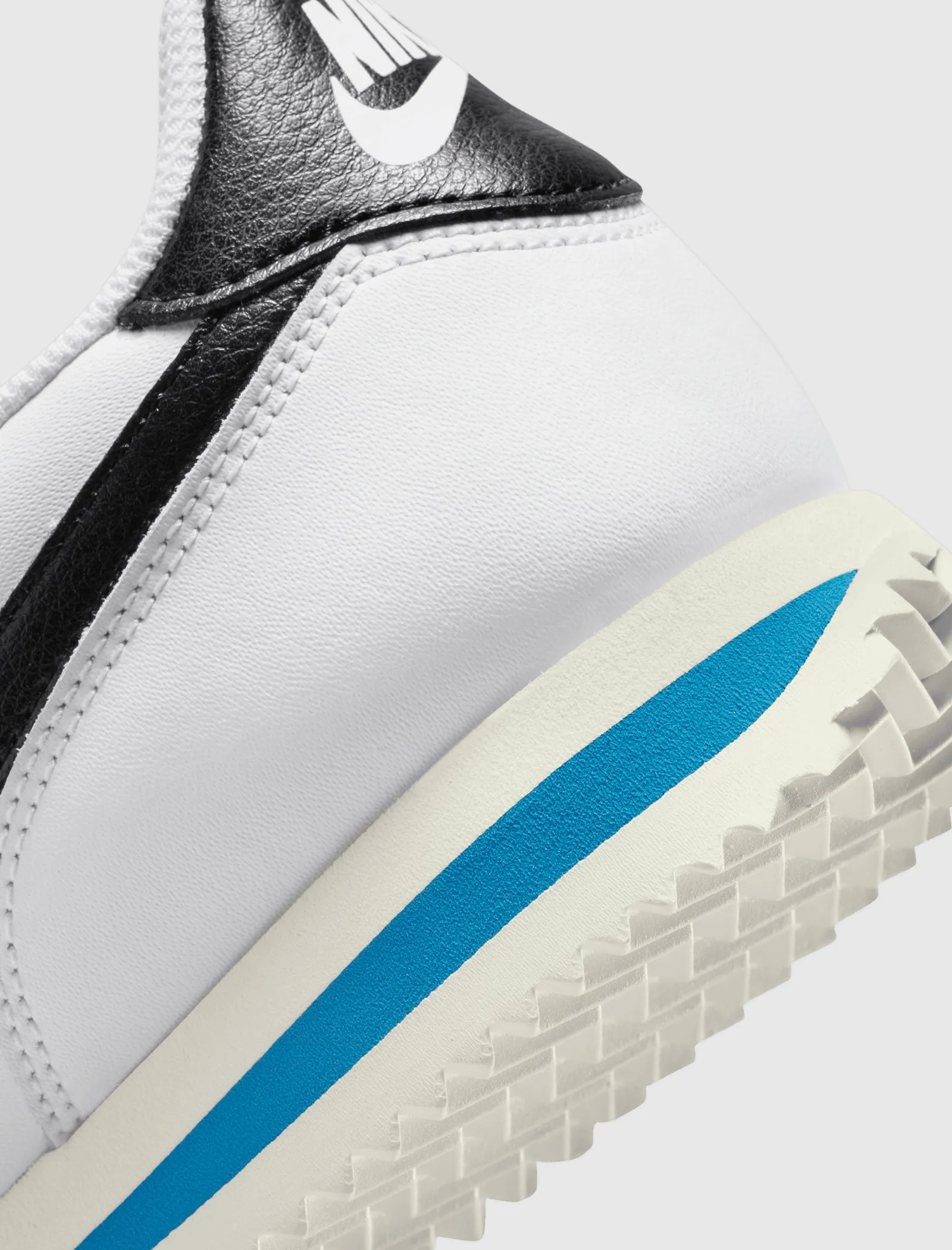 WOMENS CORTEZ "WHITE/BLACK"