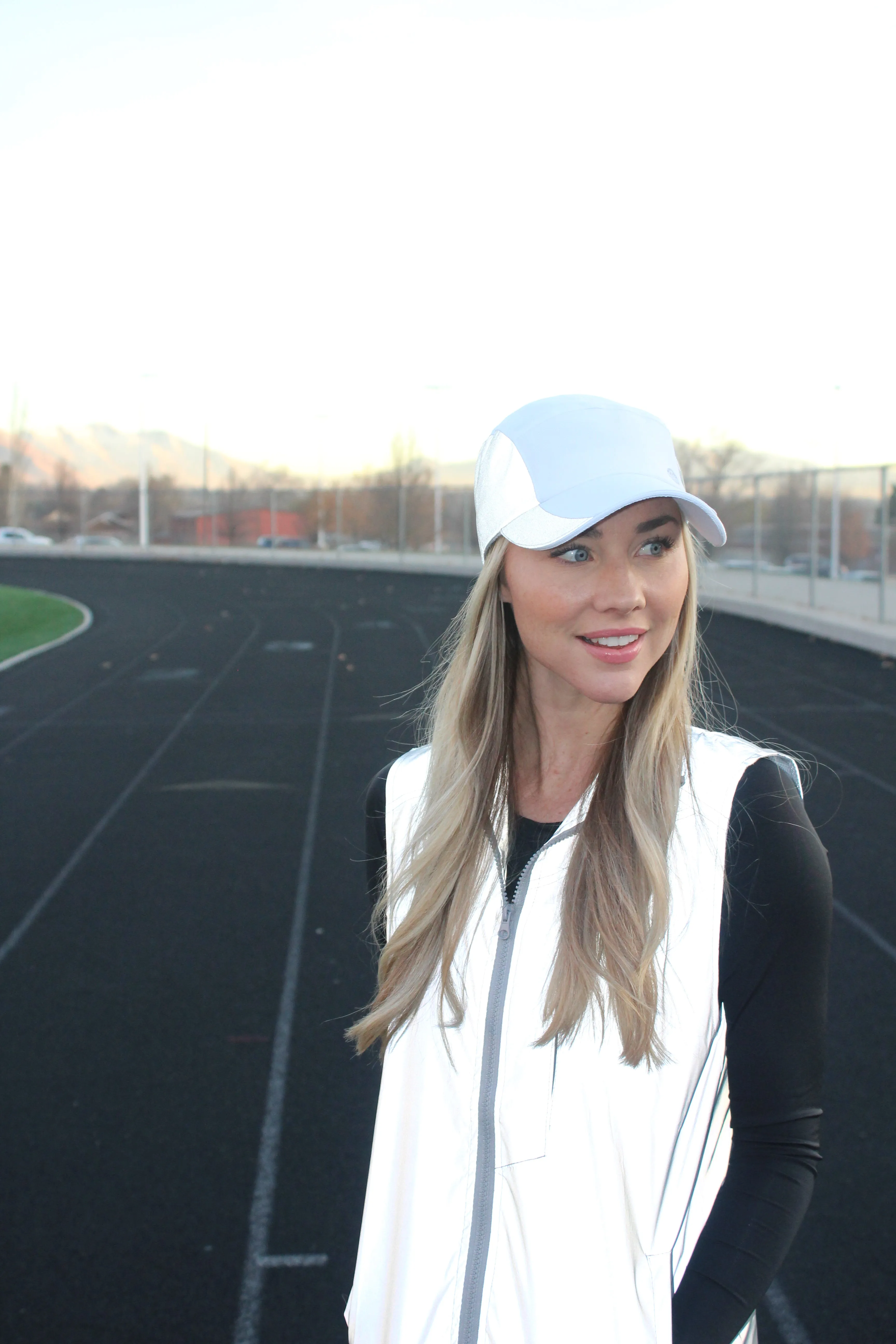 WOMEN'S FULLY REFLECTIVE LIGHTWEIGHT VEST