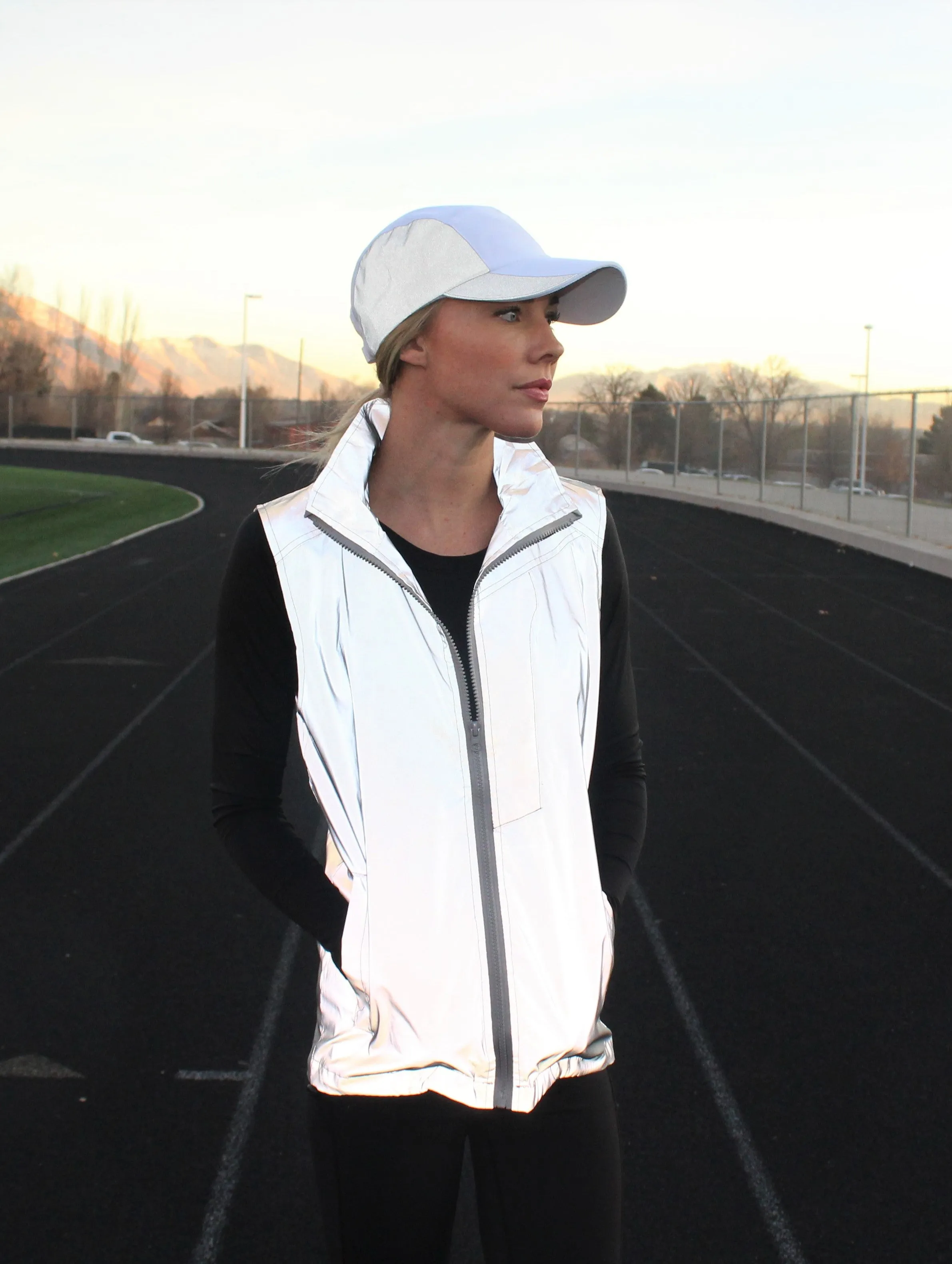 WOMEN'S FULLY REFLECTIVE LIGHTWEIGHT VEST